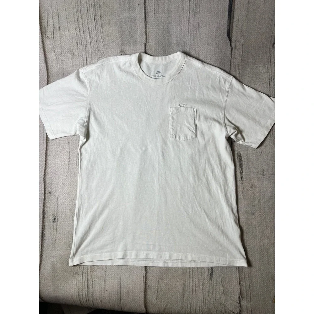 Nike Pocket T-Shirt Mens Medium White Loose Fit Minimalist Streetwear Tee